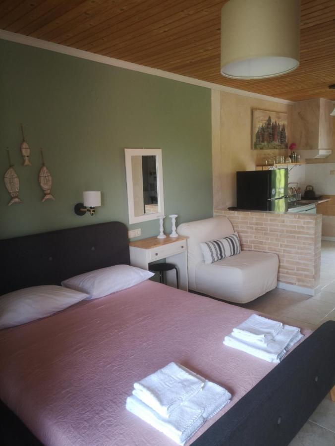Achillion B&B Paralía Skotínis Екстериор снимка
