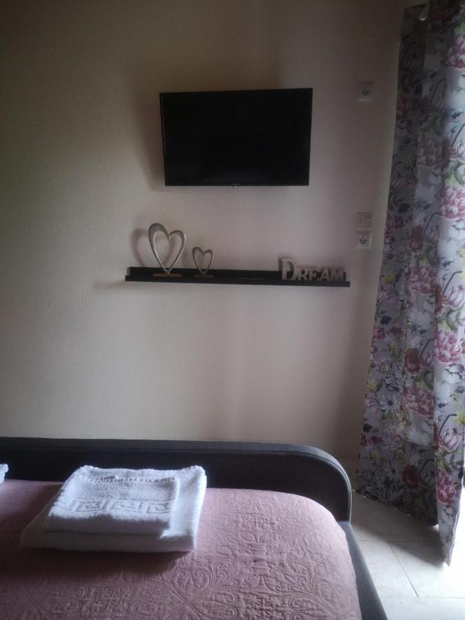 Achillion B&B Paralía Skotínis Екстериор снимка