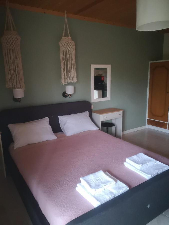 Achillion B&B Paralía Skotínis Екстериор снимка