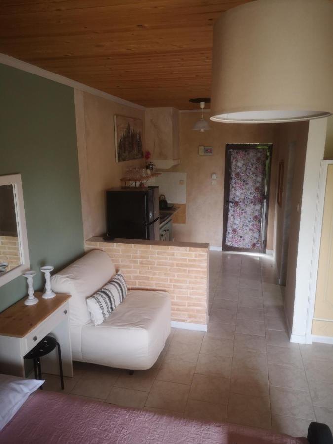 Achillion B&B Paralía Skotínis Екстериор снимка