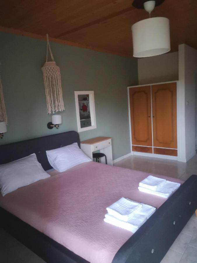 Achillion B&B Paralía Skotínis Екстериор снимка