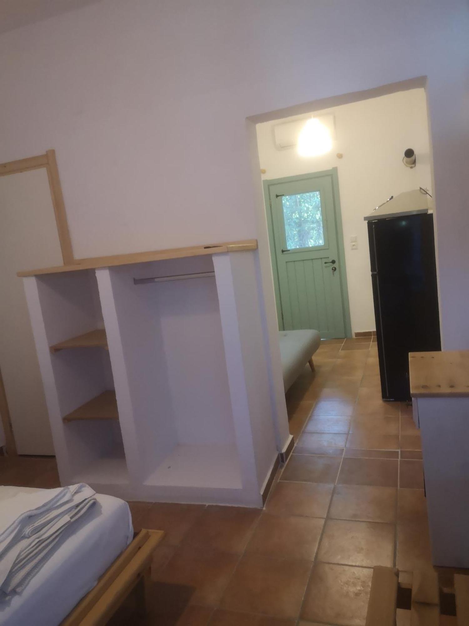Achillion B&B Paralía Skotínis Екстериор снимка