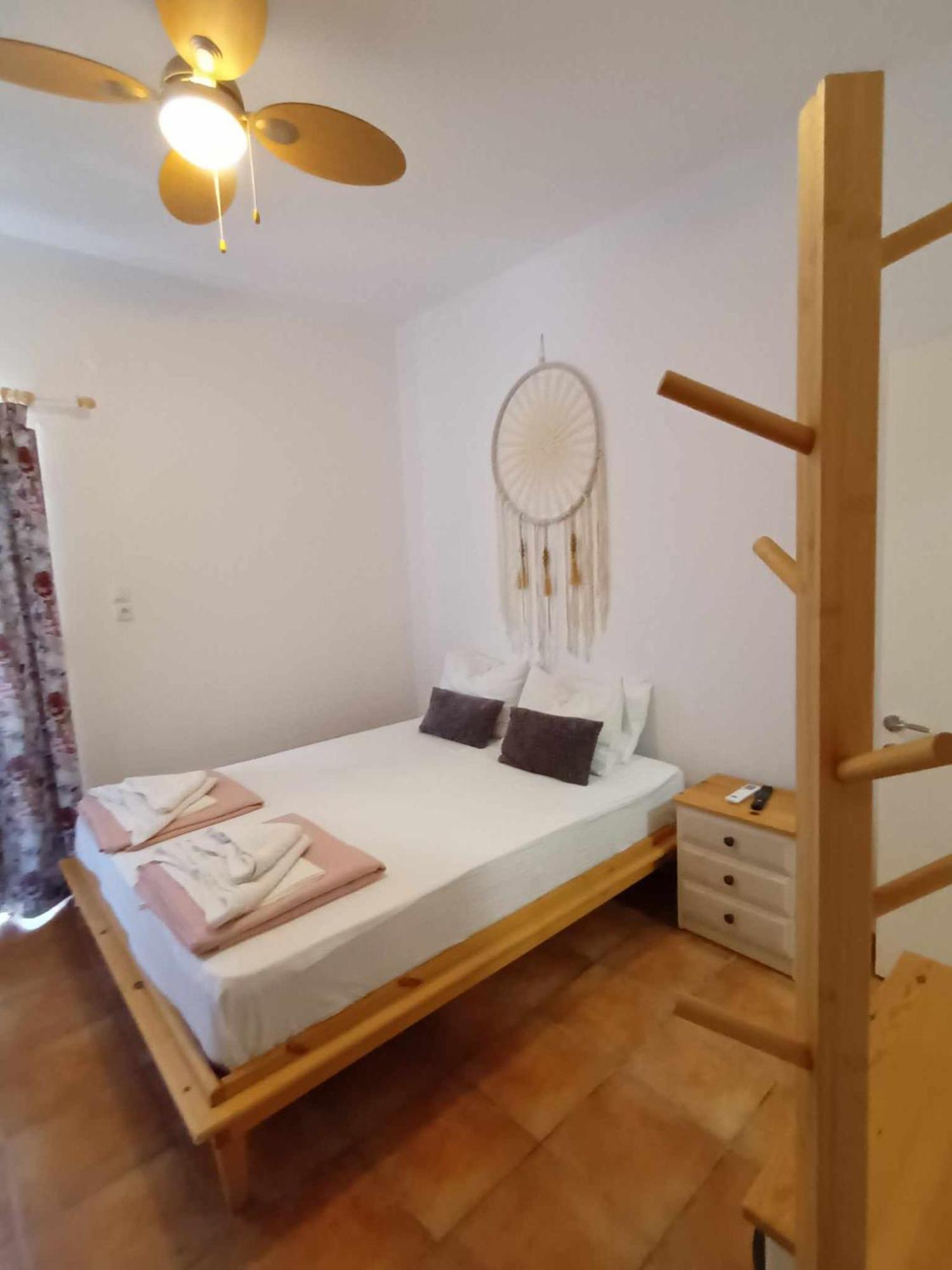 Achillion B&B Paralía Skotínis Екстериор снимка
