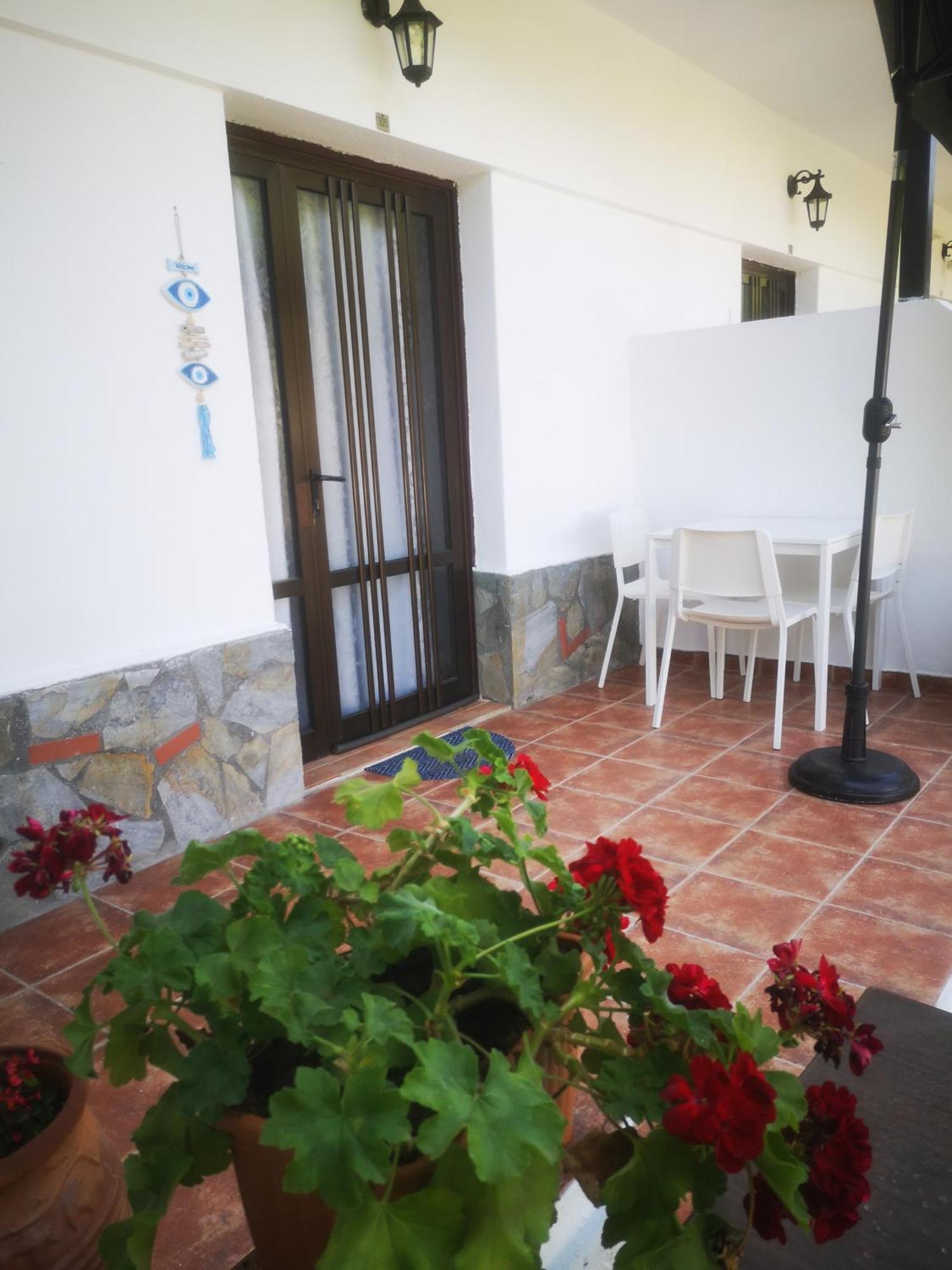 Achillion B&B Paralía Skotínis Екстериор снимка
